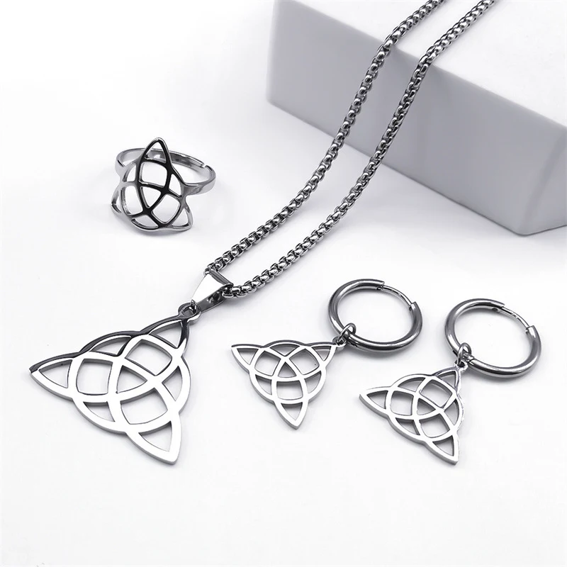 Title 6, Collier en acier inoxydable avec pendentif tria...