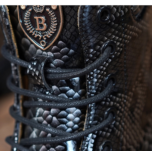 Title 5, Mens Snake Pattern Color Changing Martin Shoes...