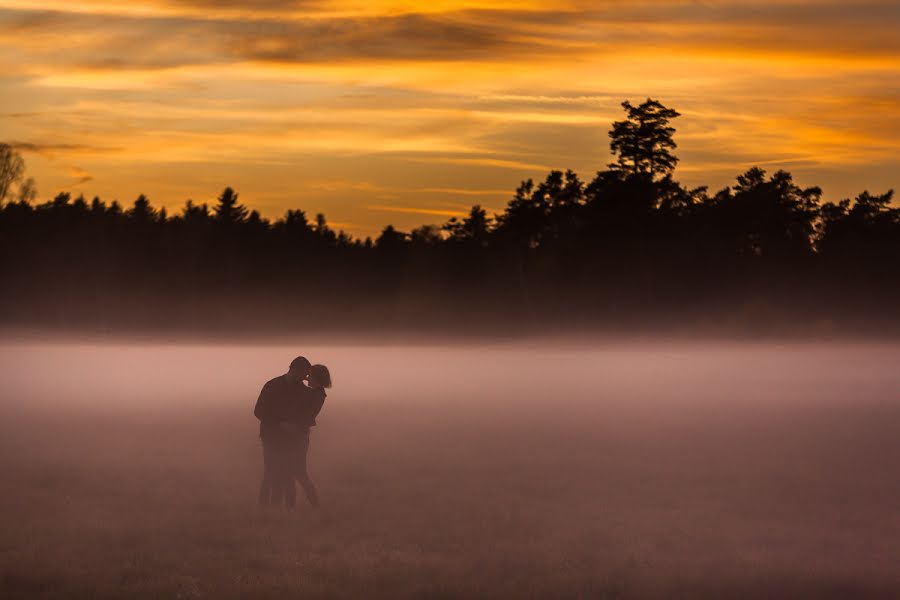 Fotograf ślubny Bartłomiej Bara (bartlomiejbara). Zdjęcie z 27 października 2019