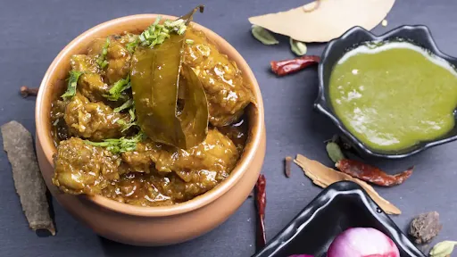 Purvanchali Chicken (in Khada Masala, Sarson Oil, A Thick Gravy Dish)