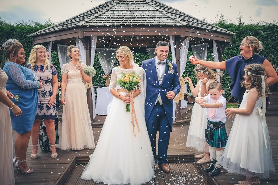 Wedding photographer Daisy Dots (daisydotsphoto). Photo of 29 May 2019