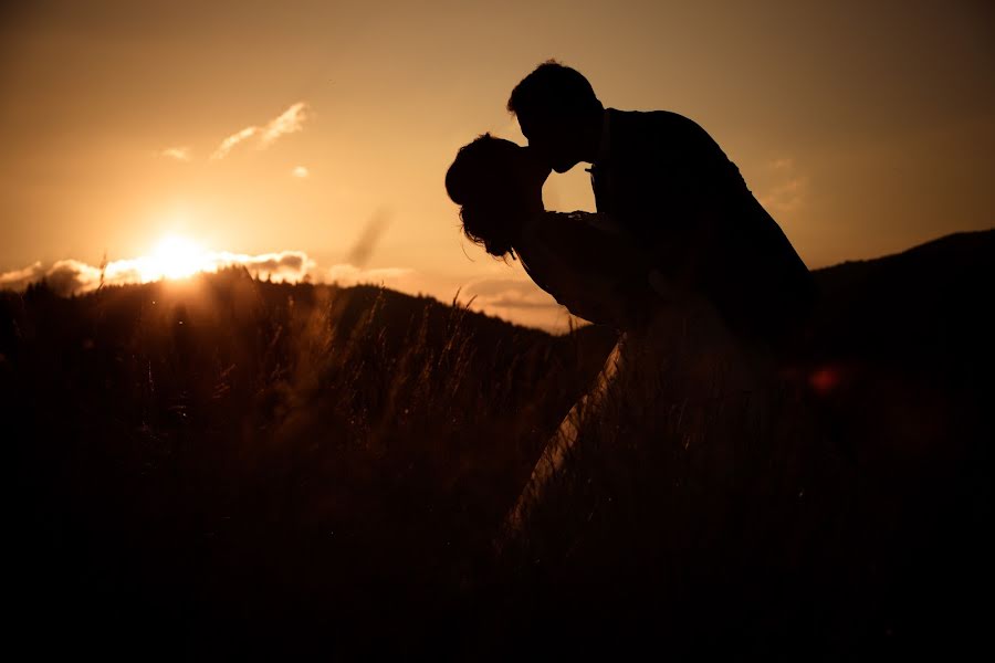 Fotografo di matrimoni Alin Achim (alinachim). Foto del 1 settembre 2016