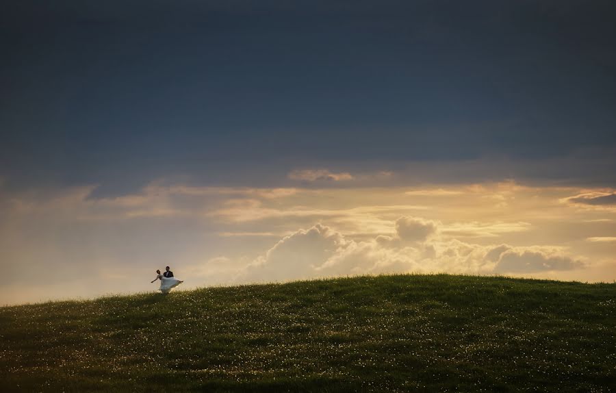 結婚式の写真家Rafal Nowosielski (fotografslubny)。2020 8月10日の写真