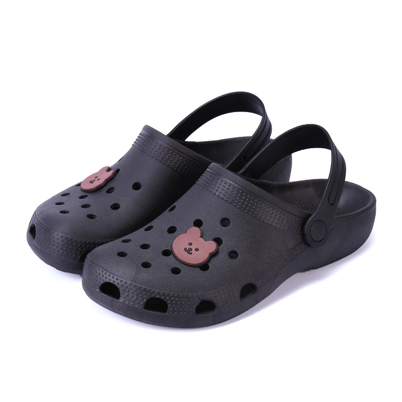 Title 1, Sandalias y zapatillas de playa con diseño de c...