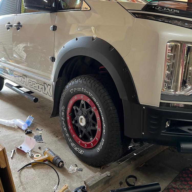 デリカD:5のデリカ好きと繋がりたい・JAOS フェンダーガーニッシュ type-X・ラッピング施工に関するカスタム事例の投稿画像3枚目