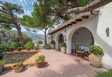 House with pool and garden 2