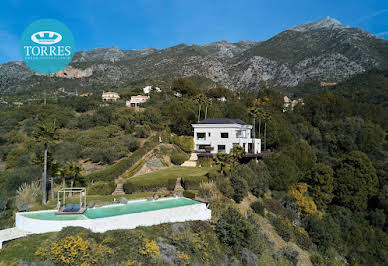 Villa with pool and terrace 2