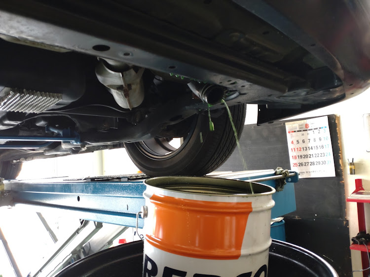 インプレッサ WRXのこの車わけわからん・クーラント交換・DIYに関するカスタム事例の投稿画像2枚目