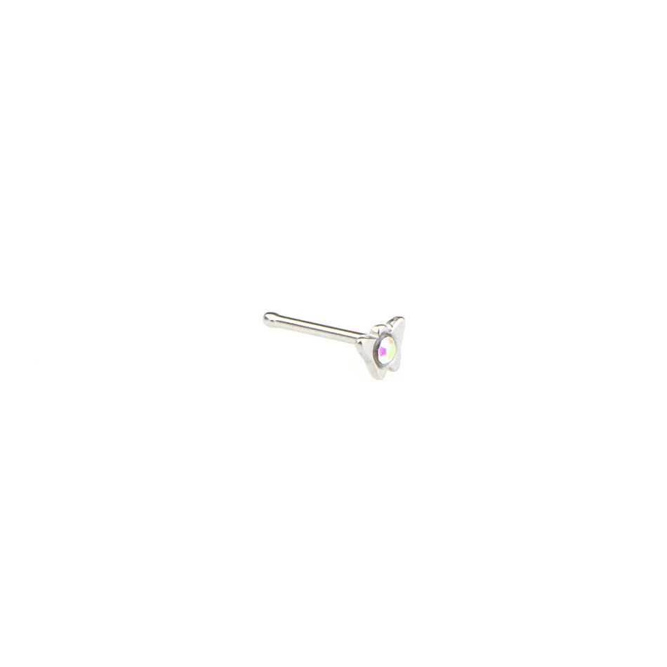 Unhas de Nariz Borboleta com Diamantes e Brincos. Piercing Corporal