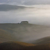 Nebbia sui colli senesi di 