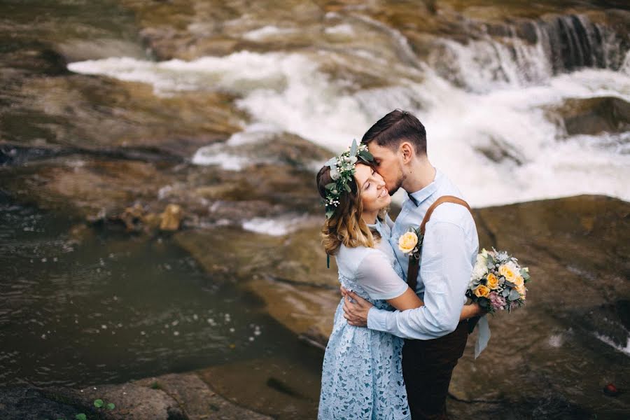 Fotógrafo de casamento Evgeniy Tarasov (tarasof). Foto de 2 de março 2017