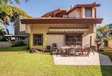 House with terrace 10