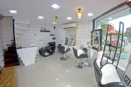 Vikas Marwah's salon & academy photo 1