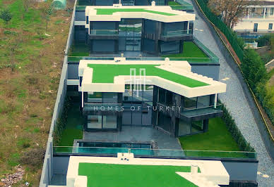 Villa with pool 4