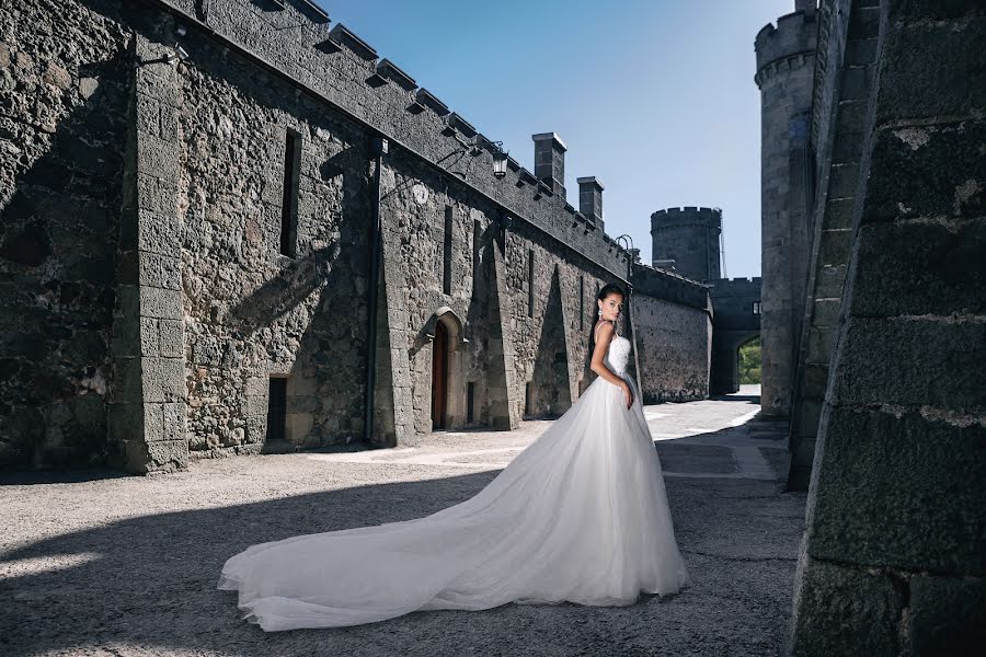 Wedding photographer Aleksandra Alesko (arastudio). Photo of 31 August 2019