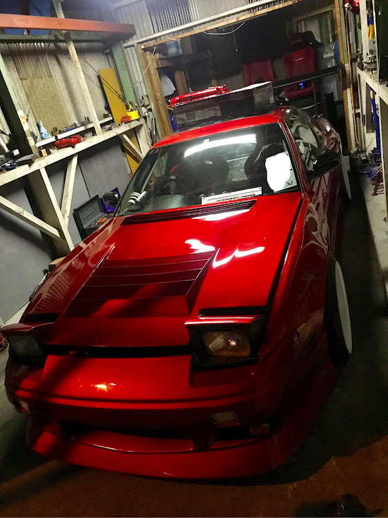 180SXのボンネット交換・D-MAX・洗車に関するカスタム事例の投稿画像1枚目