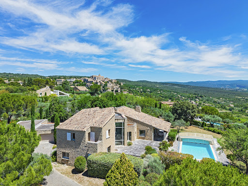 Luxury property for sale in Gordes (84220) - Stone house with pool and panoramic view