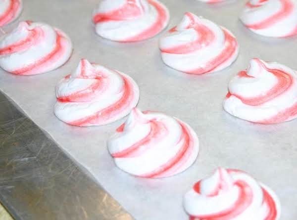 Candy Cane Kiss Meringues_image