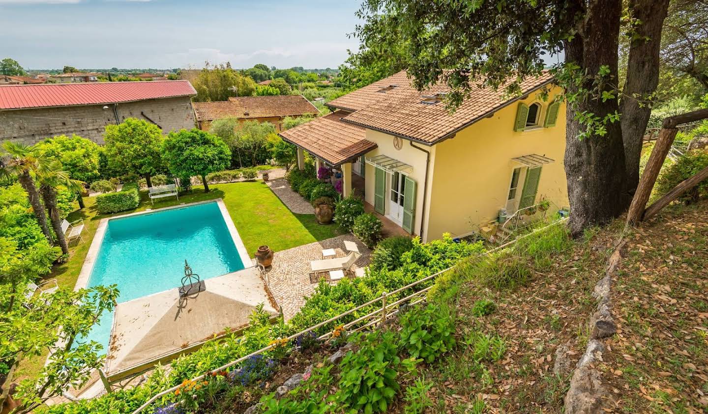 Villa with pool and terrace Pietrasanta