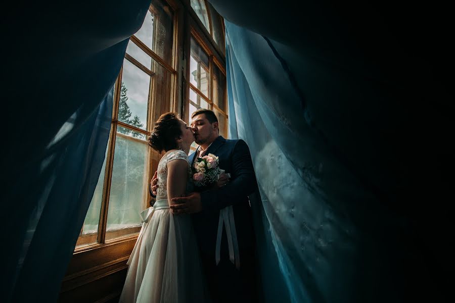 Fotógrafo de casamento Aleksandr Demin (demin-foto46). Foto de 14 de maio 2019