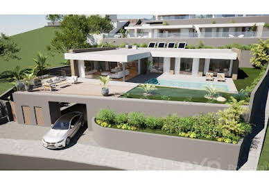 Villa avec piscine et terrasse 2