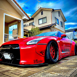 NISSAN GT-R