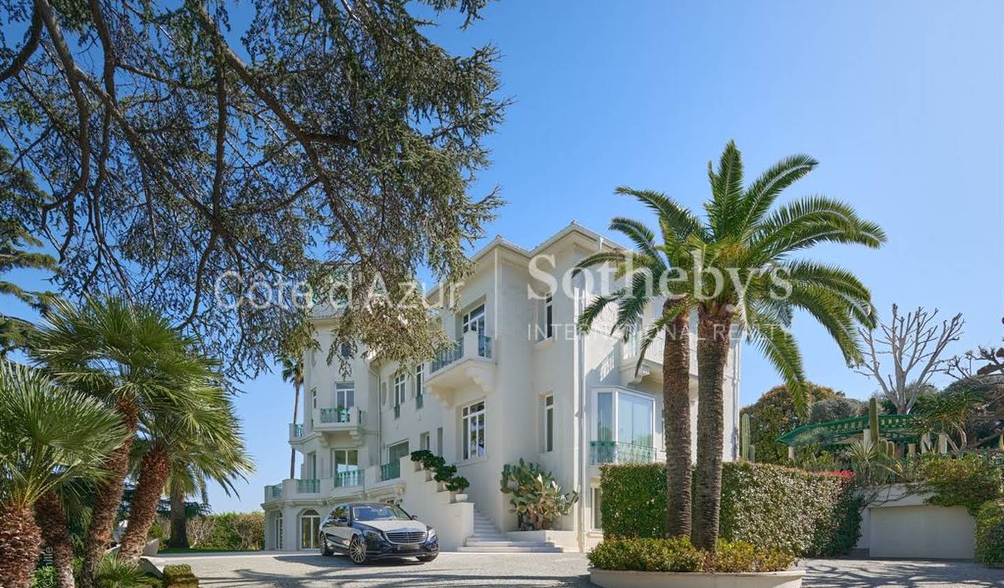 Seaside house with pool Cap d'Antibes