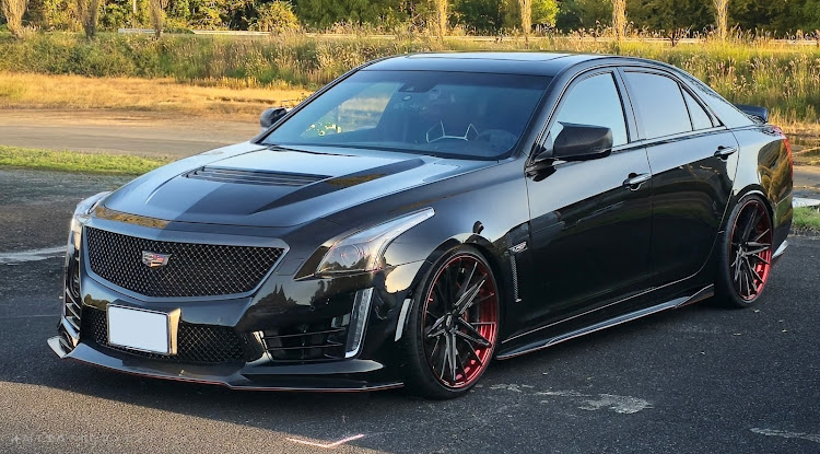 CTS-Vの鍛造ホイール・ドライブ・ホイール交換・オフ会に関するカスタム事例の投稿画像1枚目
