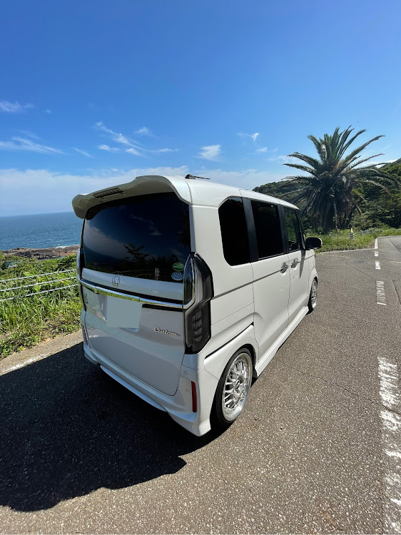 Nボックスカスタムのいつもイイネ&コメントありがとうございます🙇‍♂️・ヤシの木コラボ🌴・海と愛車・スイーツ女子に関するカスタム事例の投稿画像4枚目