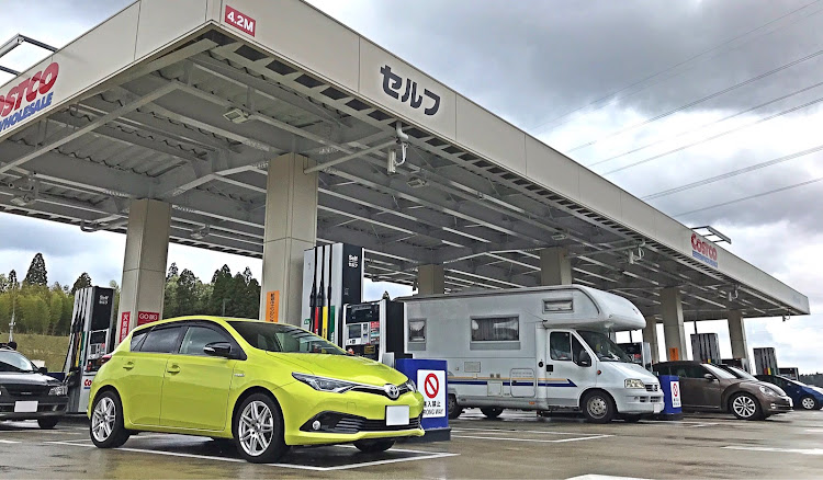 オーリスのオーリスハイブリッド・シトラスマイカメタリック・欧州トヨタ・欧州仕様に関するカスタム事例の投稿画像1枚目