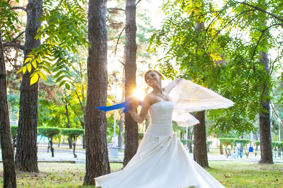 Fotografo di matrimoni Ekaterina Fomina (katflash). Foto del 30 agosto 2015