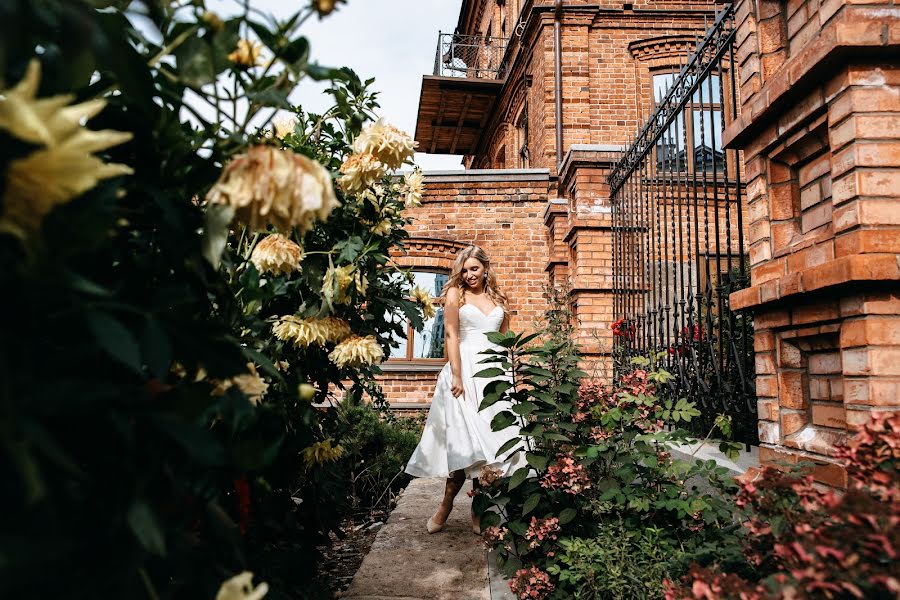 Fotógrafo de casamento Yuriy Nikolaev (nyphoto). Foto de 22 de setembro 2020