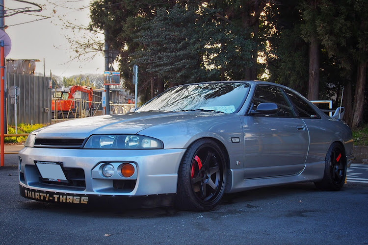 スカイラインの歴代のホイール見てみたい・RAYS・BBS・WORK・SSRに関するカスタム事例の投稿画像3枚目