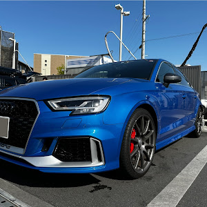 RS3 セダン