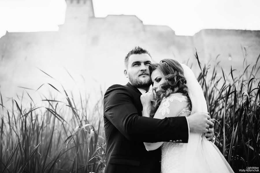 Fotógrafo de casamento Vitaliy Abramchuk (avdreamer). Foto de 24 de janeiro 2016