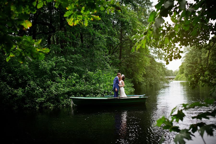 Wedding photographer Anatoliy Shishkin (anatoliysh). Photo of 11 May 2019