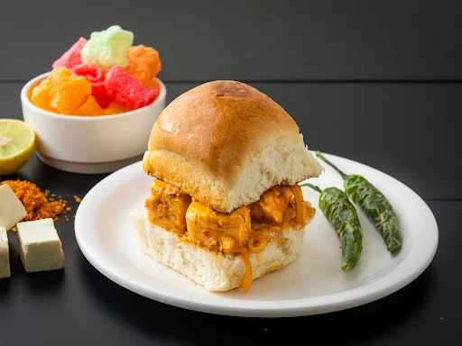 Chipotle Paneer Pav