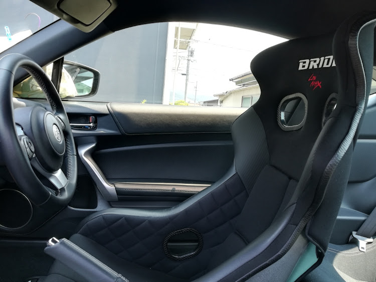 86のインテリア・オーディオ紹介・BRIDE・TRD・レボリューション・パイオニアに関するカスタム事例の投稿画像5枚目