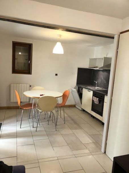 Location  appartement 2 pièces 30 m² à Saintes (17100), 450 €