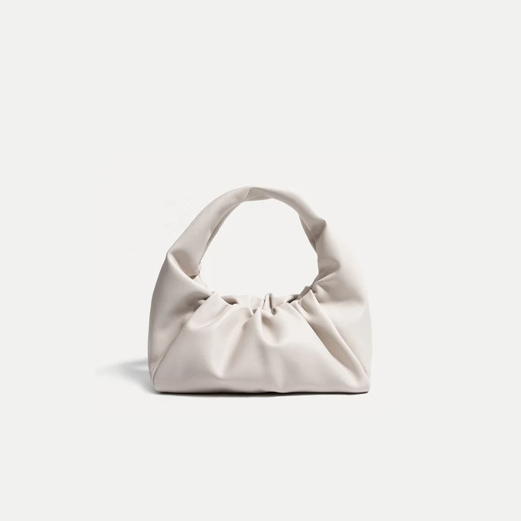 Sac à main en cuir pour femmes avec panier à légumes. Élégant et pratique pour les courses et le quotidien. Confort et style réunis.