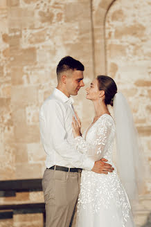 Fotografo di matrimoni Tina Yalova (tinayalovaphoto). Foto del 19 ottobre 2022