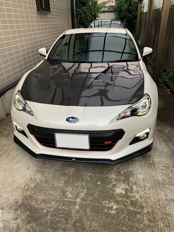 BRZのRevolution・カーボンボンネット・BRZ・brztSに関するカスタム事例の投稿画像1枚目