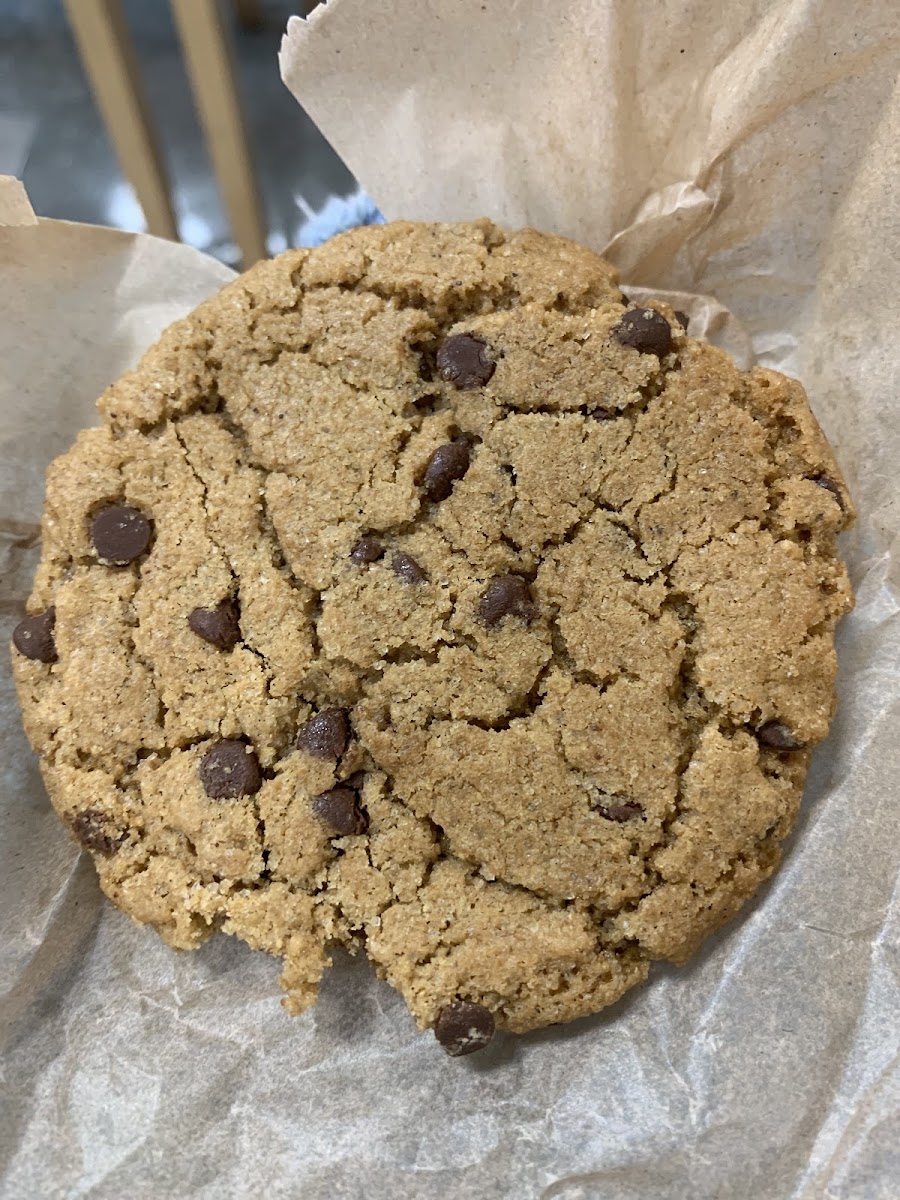 Vegan and gf chai chocolate chip cookie 🍪 Really good!