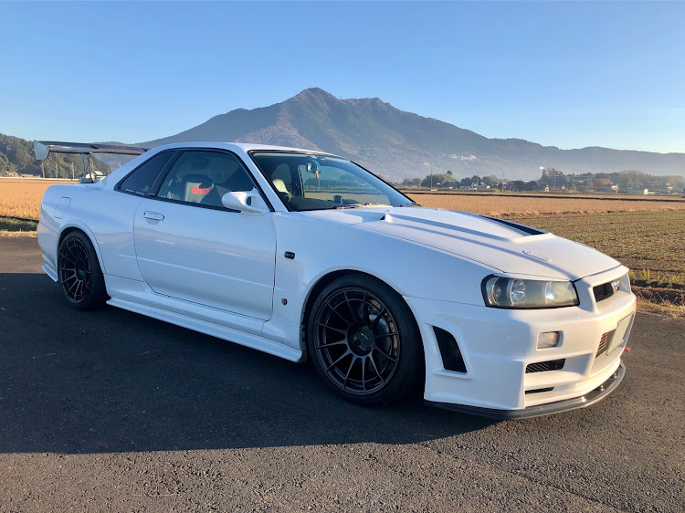 スカイライン GT-RのBNR34・GT-R・筑波山・お揃い仕様に関するカスタム事例の投稿画像1枚目