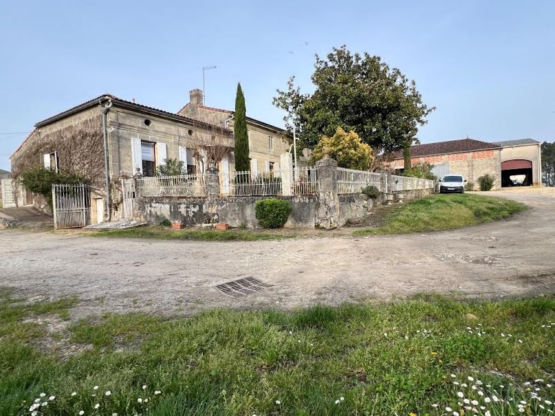 Vente propriété 7 pièces 150 m² à Saint-Vivien-de-Blaye (33920), 783 750 €