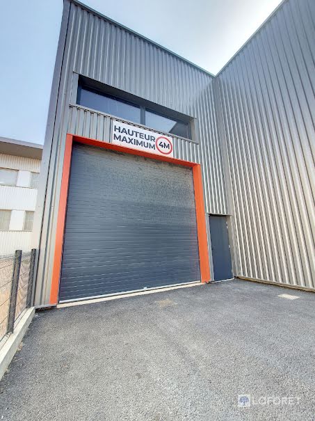 Location  locaux professionnels 1 pièce 138 m² à Rivesaltes (66600), 1 066 €