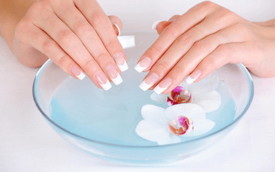 How to Take Off Acrylic Nails Using Vinegar