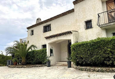 Villa with pool and terrace 3