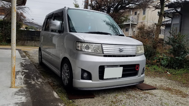ワゴンRスティングレーの雨の日曜日☔・外出はお弁当買いに行くだけ・雨に濡れてるスティングレー・ステッカー・3がいっぱい(*´ー｀*)に関するカスタム事例の投稿画像1枚目