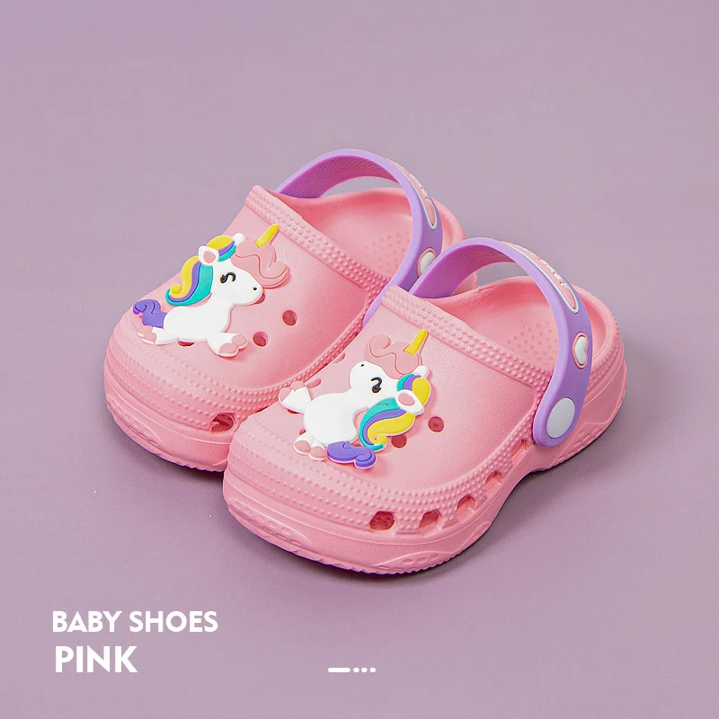 Kinder cartoon slippers Zachte en leuke pantoffels voor kleine voetjes. Houd de voeten warm en comfortabel, ideaal om thuis te spelen en te ontspannen.
